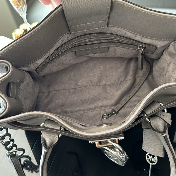 Michael Kors Hamilton Bag with Wallet - Picture 9 of 13